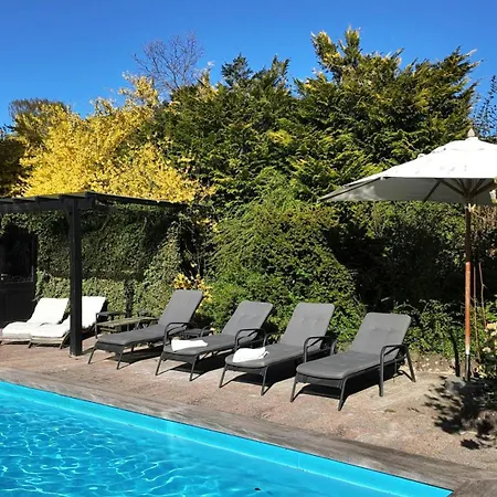With A Pool In Feriehus *